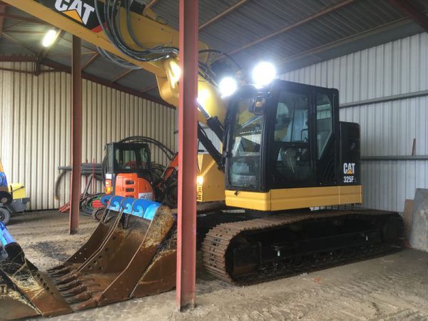 Pelle compacte Caterpillar 26 tonnes